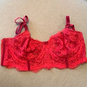 36DDD red lace VS push-up